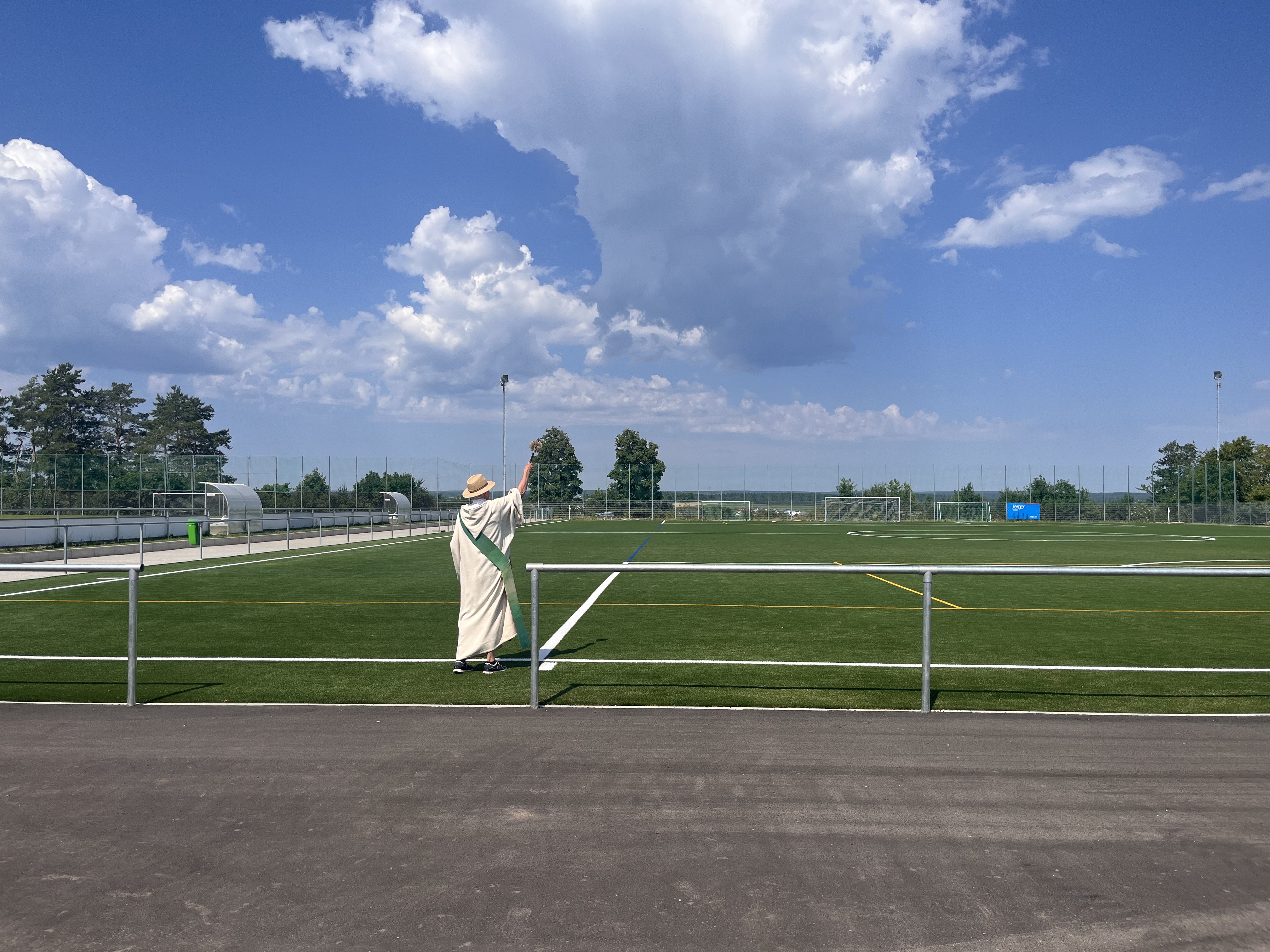 Wir haben unseren neuen Kunstrasenplatz offiziell eröffnet!